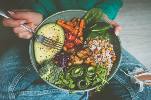 النظام الغذائي النباتي في ازدياد: كيف يُحدث الأكل النباتي ثورة في الصحة العالمية